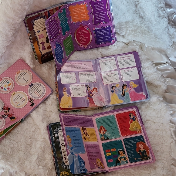 Disney Little First Look and Find 4 Board Book Set for Toddlers - Picture 14 of 14